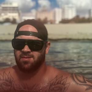 Meet your Posher, Dustin